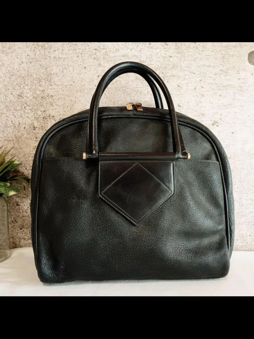 Gucci Black Leather Double-Handle Men’s Briefcase with Gold Hardware